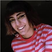Tengo un buen nivel de inglés para dar clases a niños pequeños y también me llevo bien con ellos, hago que sea ameno y divertido